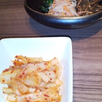 焼肉うしごろ 新宿三丁目店 - キムチ&ナムル