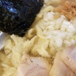 塩そば専門店 桑ばら - キビナゴと水出し平子煮干しの手斬り手揉みモミモミそば
