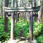 里山カフェ - 森の中には５世紀の古墳！
