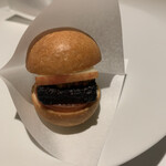 ラ クレリエール - リンゴに挟まってます。