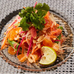 タイ料理 石ニ花サク 六本木 - 醗酵トマトと塩麴卵黄の青パパイヤサラダ～ソムタム～