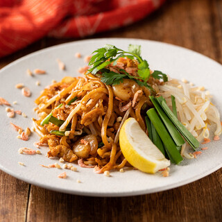 [Limited to our store! ] Chewy raw noodle pad thai