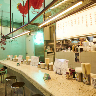 貸切OK！旅行気分を味わえる楽しい雰囲気♪サク飲み・女子会に