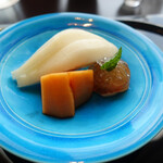 京都 吉兆 - 洋梨、柿