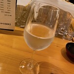 おばんざい・炙り焼き・酒 菜な - 八海山(グラス)(650円)