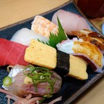 Sushi Masa - 令和4年12月 ランチタイム
      並にぎり(赤出汁付) 660円