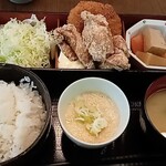 一心 - 本日の日替りランチA(鶏唐揚げと牛肉入コロッケ、800円)