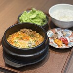 Jukusei Yakiniku Arata - ランチ・チゲスープ