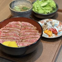黒毛和牛サーロインステーキ丼