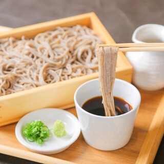 Juwari soba, which does not use any fillers, is highly fragrant and has a different taste.