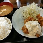 南蛮食堂 - 鶏モモ肉チキン南蛮定食　880円