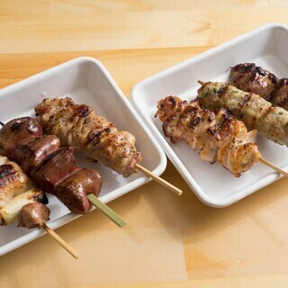 You can enjoy a variety of skewered dishes such as liver pate skewers, vegetable skewers, meat roll skewers, etc.