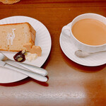 森のらくだ - らくだのバナナシフォンケーキとミルクティー