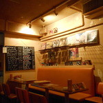 ジューク・エイティーズ・ワンコインバー - テーブル席