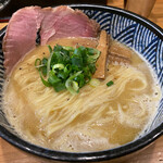 極麺 青二犀 - にぼ鶏しょうゆらーめん