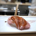 Sushi Kappou Asuka - ◆トロ・・厚めに切ってあり、口に入れるとトロケマス。美味しい。