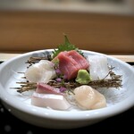 寿司割烹 明日香 - ◆お刺身盛り合わせ・・平目・中トロ・烏賊・間八・帆立など。