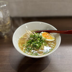 鳥料理・季節料理 新星 - 鶏ガラ醤油ラーメン