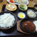 お食事処いよ家 - 【ハンバーグ定食＠８００円】　