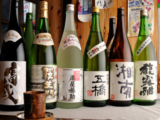 Robatayakikisaku - 日本全国から集めた約80種類を取り揃えています『全国有名地酒』