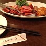 姜太公 - 焼物三種盛り 焼豚、中華ソーセージ、鳥です