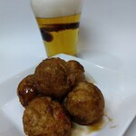 たこやき極秘製造基地 - やってみたかった(笑)「ビール」と「たこ焼き」の組み合わせ♥️最高ヽ(^。^)ノ