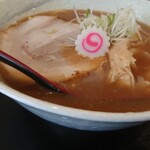 栄昇らーめん 匠 - きれいなニボブラウン