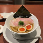 酒肴場 屯 - 「鶏醤油らぁ麺〜鰹サラダ節・柚子添え〜」¥1100