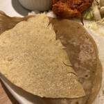 デリー - パパドゥ(上)、チャパティ(下)