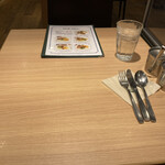 デリー - テーブル席