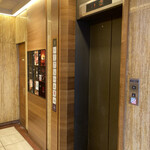 デリー - エレベーター