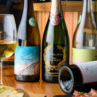 We offer a wide range of house wines including natural wines and classic wines.