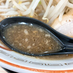 ラーメン 豚スタ - 背油浮かぶ非乳化スープ