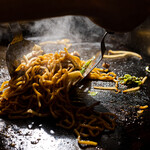 Yakisoba (stir-fried noodles)