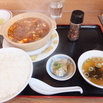 食べログレビュアー専用「裏土鍋麻婆豆腐」　８００円　　熱々感がとても良い　【　２０１２年１２月　】