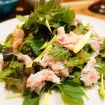 喰間 - 春菊と三つ葉、カニのサラダ