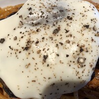 フィーコディンディア - ハンバーグはチーズがたっぷり！