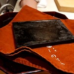 銀座 しのはら - 玉鋼（鴨を焼く）