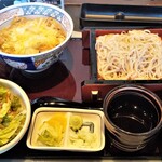 Teuchi Soba Kazuya - 地養鶏の親子丼ランチ