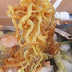 中華屋台 加匠 - 海老あんかけや焼きそば　９５０円の麺　【　２０１２年１２月　】