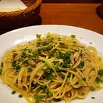 イタリアンバル AMIGO - ツナと青海苔のペペロンチーノ