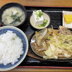 ムーンサルト - やっとメインのスタミナ焼き定食です(^_^;)