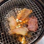 Yakiniku Reimen Yamanakaya - ★にぎやか盛（塩味・990円税込）★ゲンキカルビ（682円税込）★よくばりセット（爆劇別辛・大ライス・990円税込）★