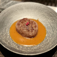 焼肉うしごろ 銀座並木通り店 - 究極の"ミニ"黒タンバーグ