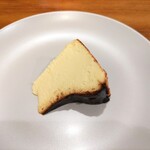 チアーズ - 料理写真:バスクチーズケーキ(トッピングなし)