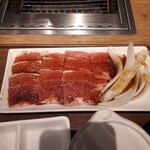 Yakiniku Raiku - バラカルビ１００ｇセット６５０円の肉アップ