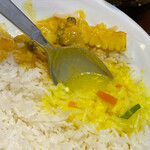 バングラキッチン - サンフラワーオイル（向日葵脂）が効いたオイリーなスープとバスマティライスも好相性