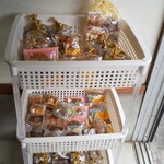 Tatsuno An - お菓子も置いてあります。