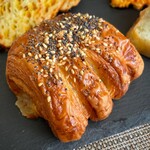 BLUE POPPY Bakery - ハム&チーズ ベアクロウ