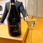 美会 - 最初は2006年のミレジムで乾杯